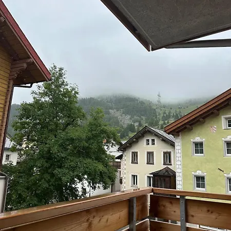 Lägenhet Cozy In 20 Minutes From St Moritz