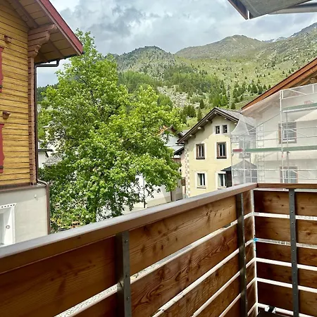 Lägenhet Cozy In 20 Minutes From St Moritz