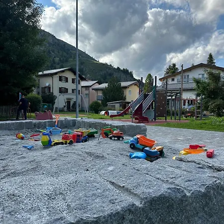 Cozy In 20 Minutes From St Moritz Apartament